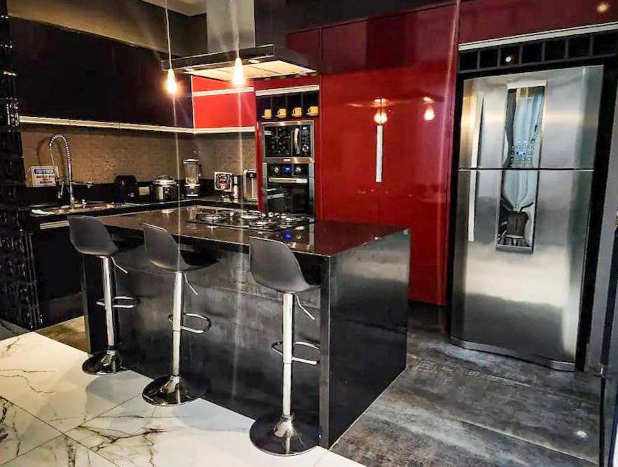 Villa Cobertura Triplex De Luxo Com Jacuzzi