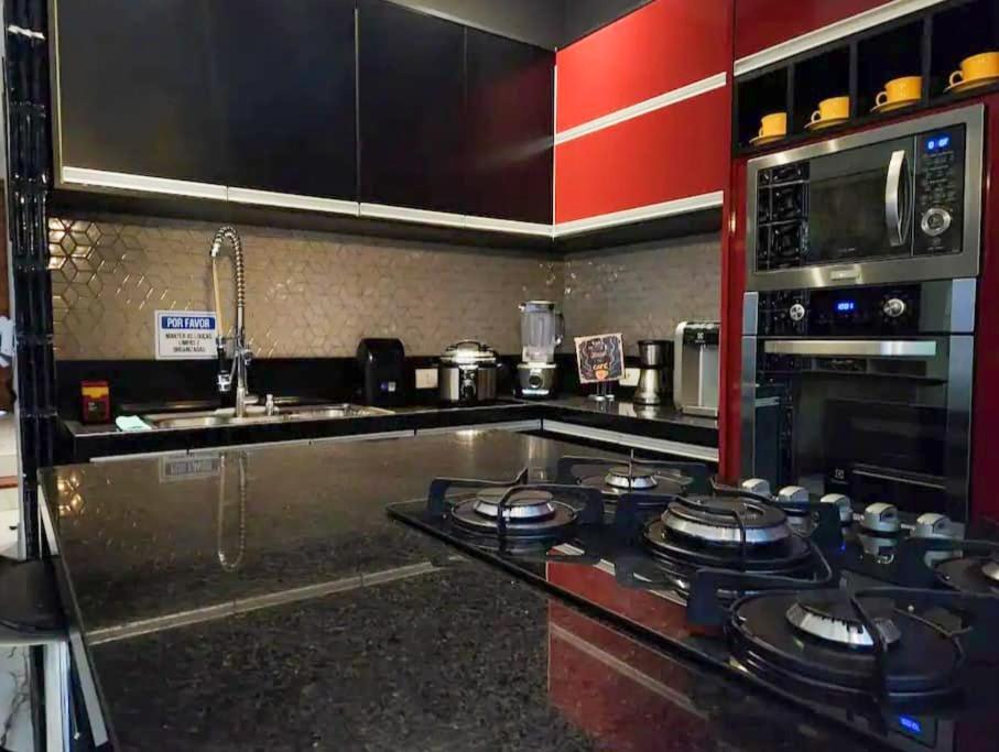 Villa Cobertura Triplex De Luxo Com Jacuzzi *
